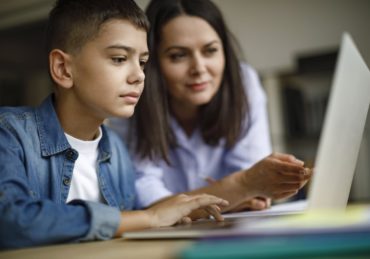 The Best Apps, Videos, and Books to Teach Kids About Money